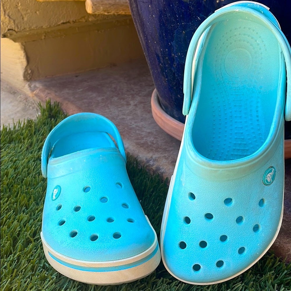 Lids Crocs / Clogs Size 5